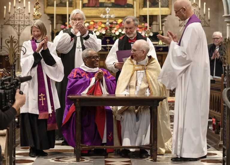 Las iglesias episcopales y suecas firman un acuerdo de plena comunión (Episcopal News Service, abril de 2023)